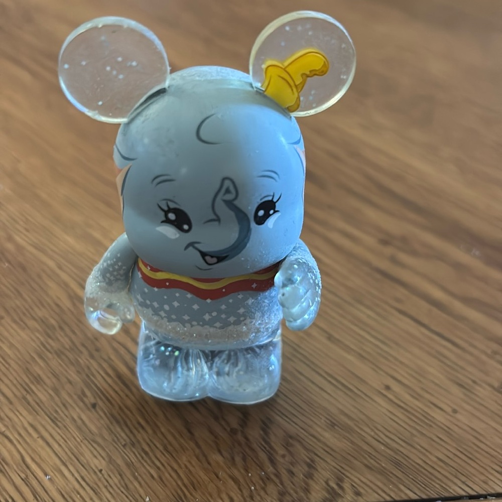 🌿🌼Like new opened  dumbo Disney Parks 3” Vinylmation NO BOX🌿🌼Super cute design